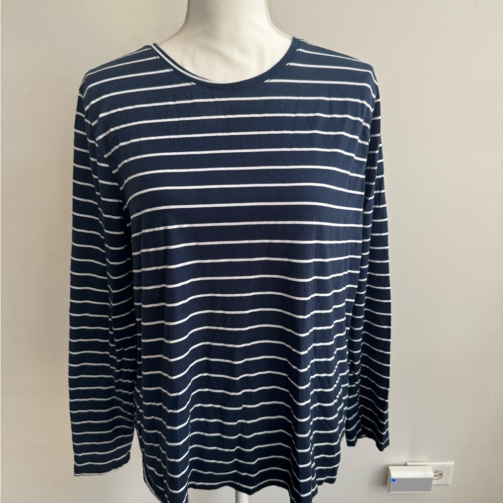 Time and Tru Women's Navy and White Striped Long Sleeve Tee